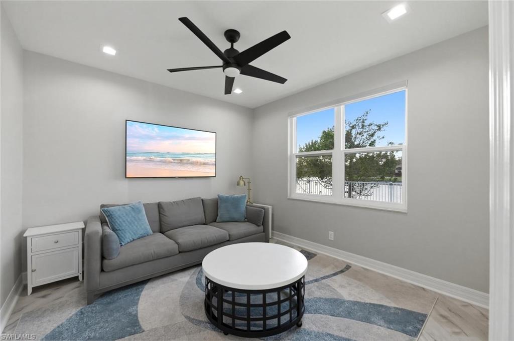 SATURNIA LAKES - Residential