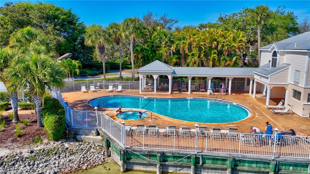 LAKESIDE GARDENS - Residential