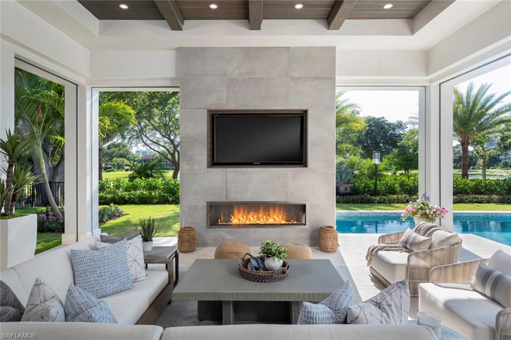 PELICAN BAY WOODS - Residential