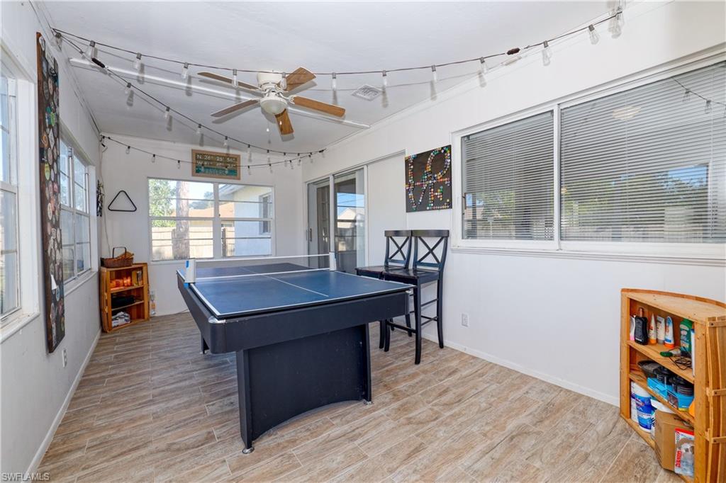 SAN CARLOS PARK - Residential