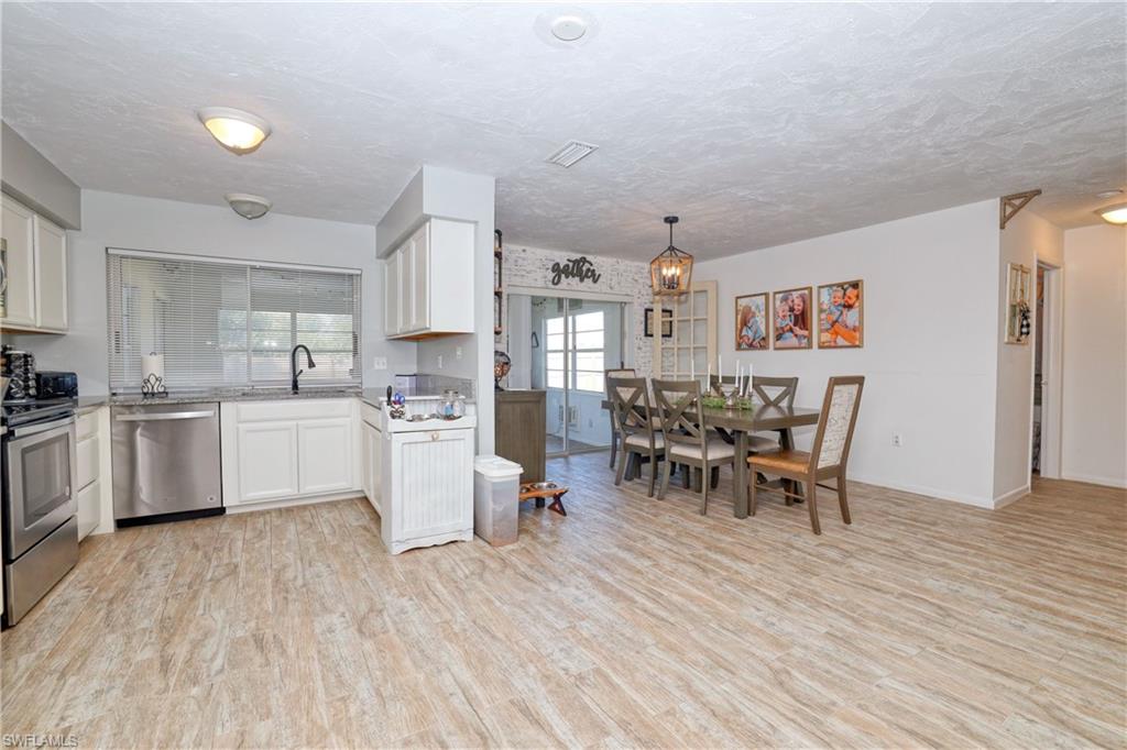 SAN CARLOS PARK - Residential