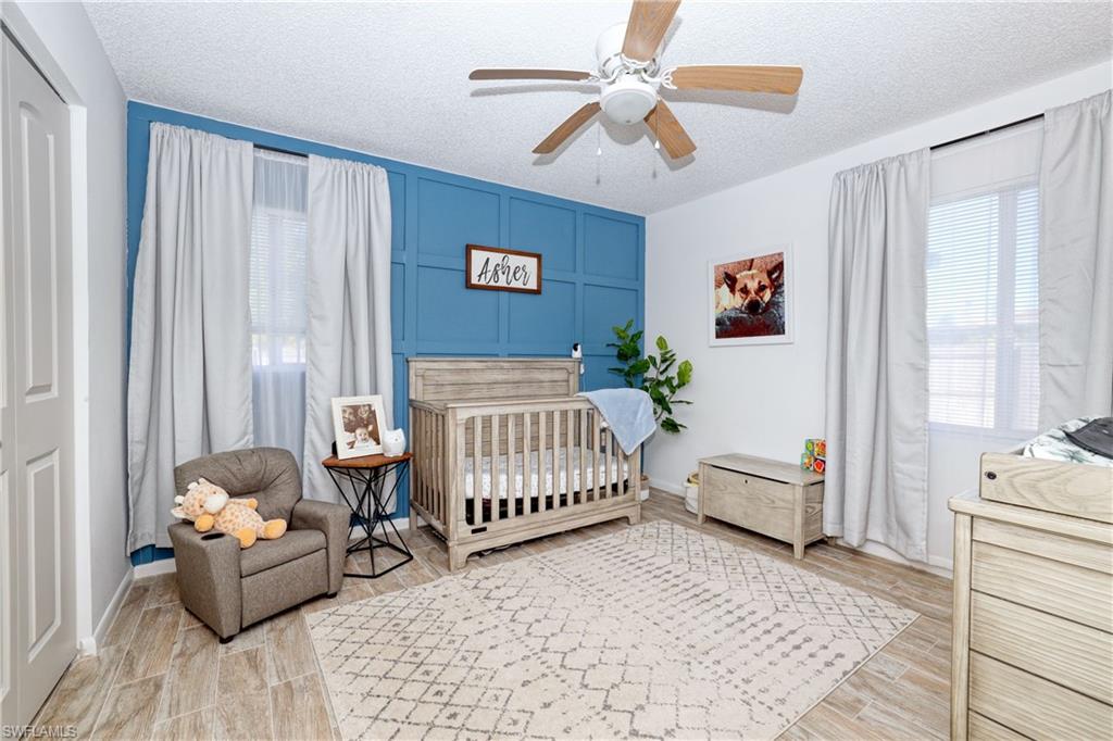 SAN CARLOS PARK - Residential