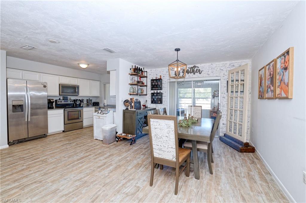 SAN CARLOS PARK - Residential