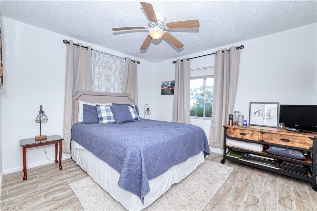 SAN CARLOS PARK - Residential