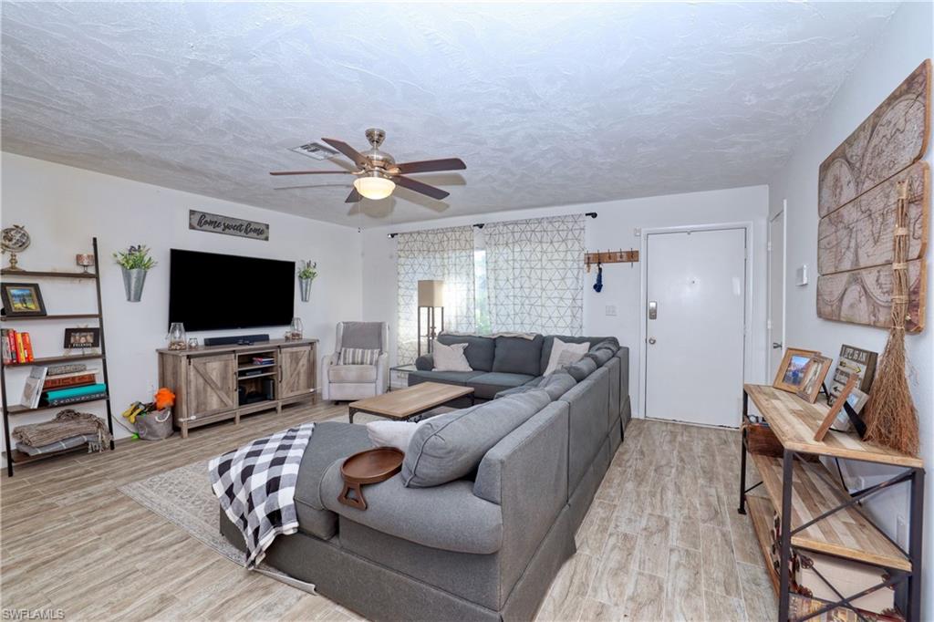 SAN CARLOS PARK - Residential