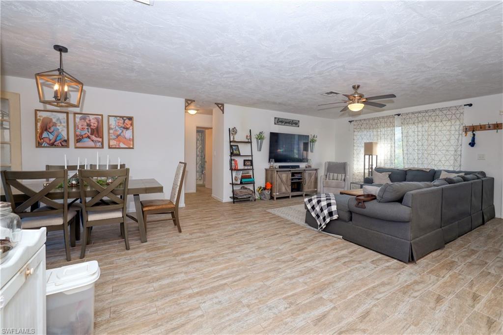 SAN CARLOS PARK - Residential