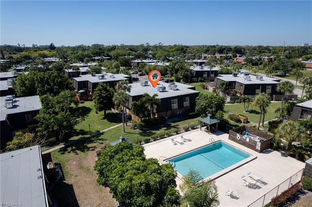 PARKWOODS TOWNHOUSE COMMUNITY - Residential