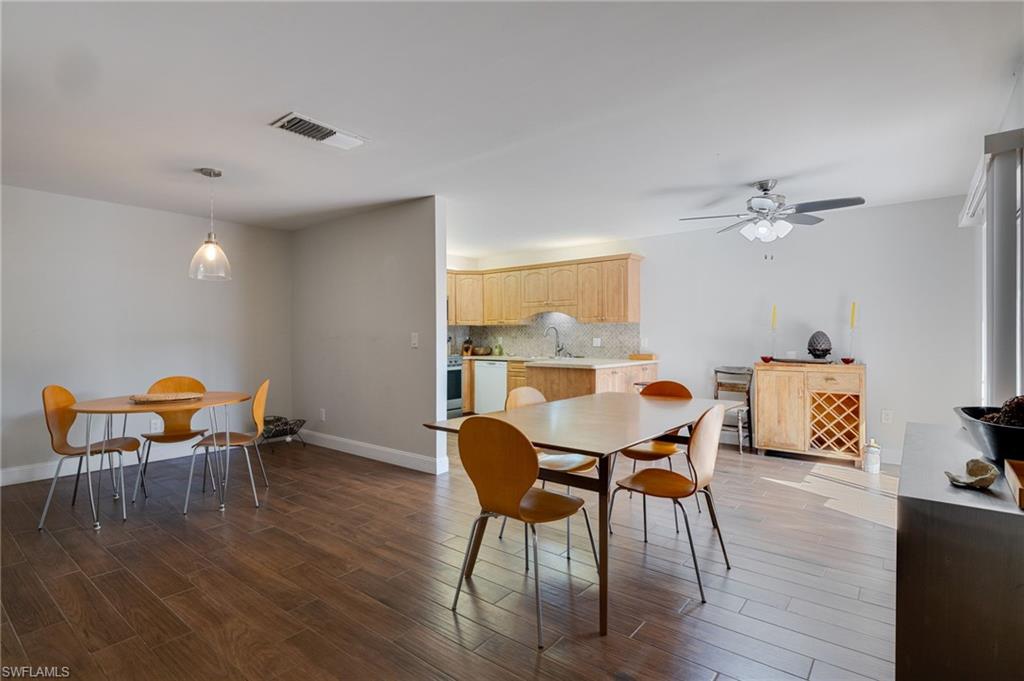 PARKWOODS TOWNHOUSE COMMUNITY - Residential