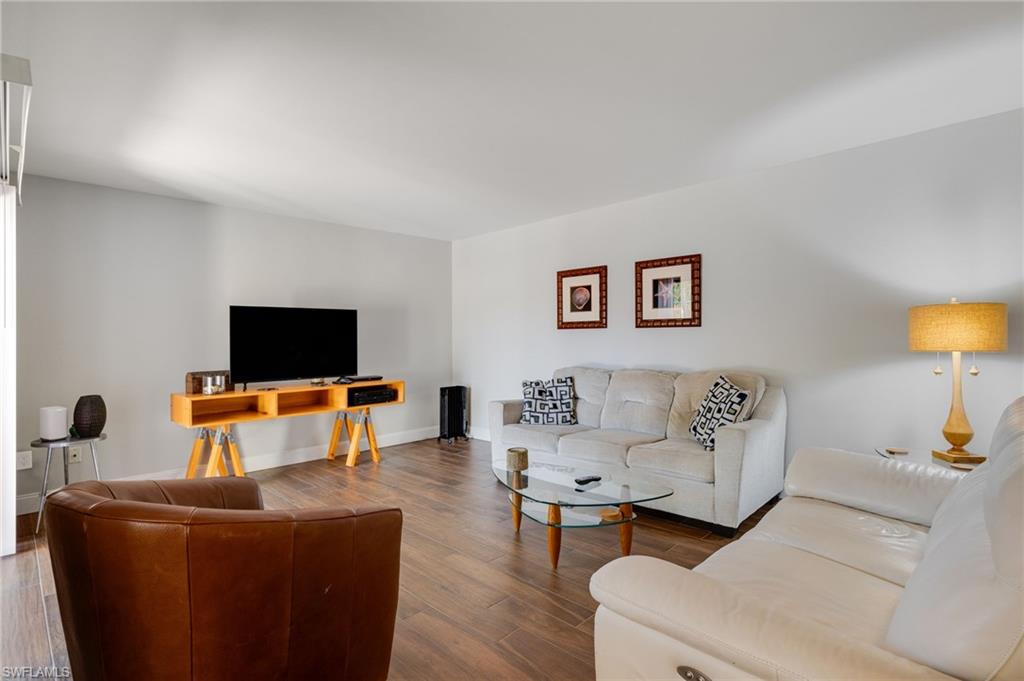 PARKWOODS TOWNHOUSE COMMUNITY - Residential