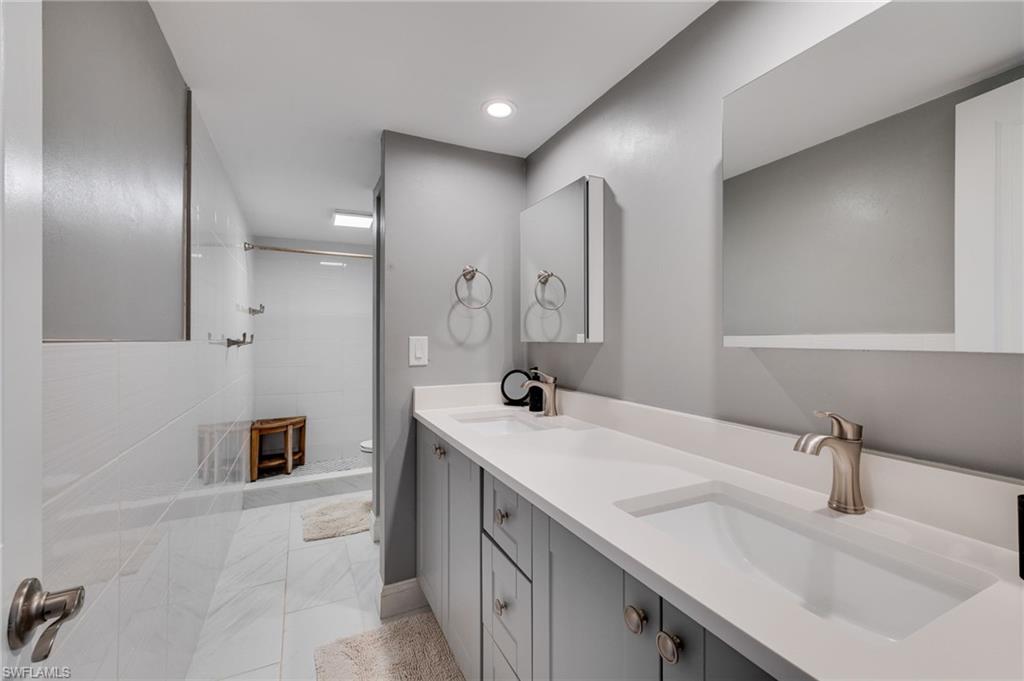 PARKWOODS TOWNHOUSE COMMUNITY - Residential