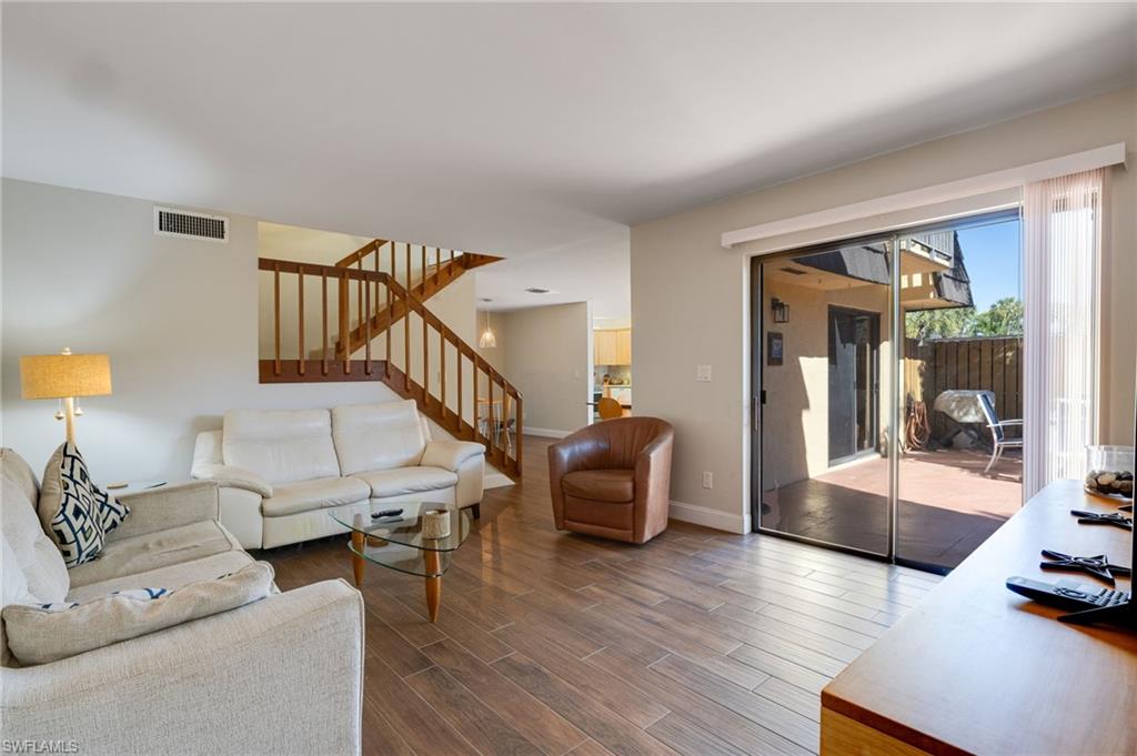 PARKWOODS TOWNHOUSE COMMUNITY - Residential