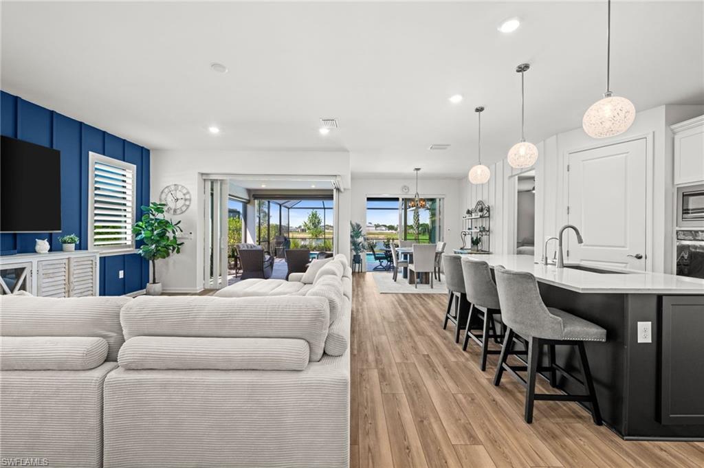 NORTHRIDGE - Residential