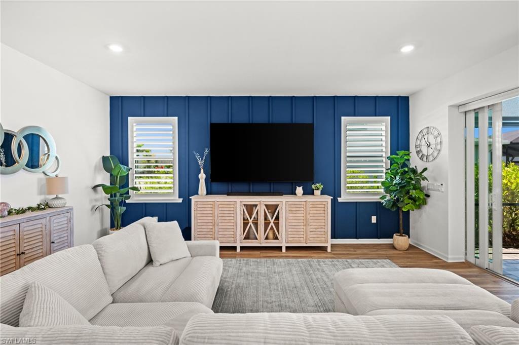 NORTHRIDGE - Residential