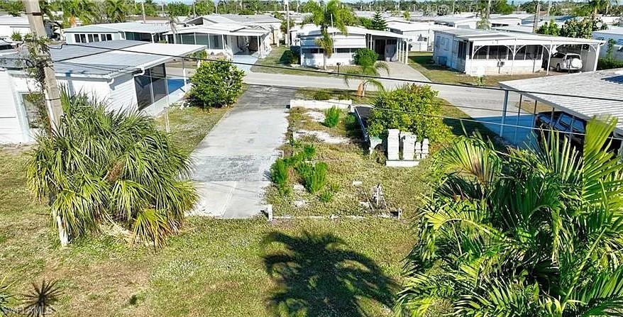 CARRIAGE VILLAGE - Land