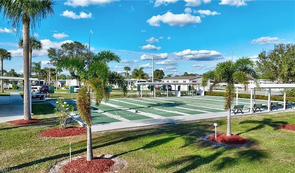 CARRIAGE VILLAGE - Land