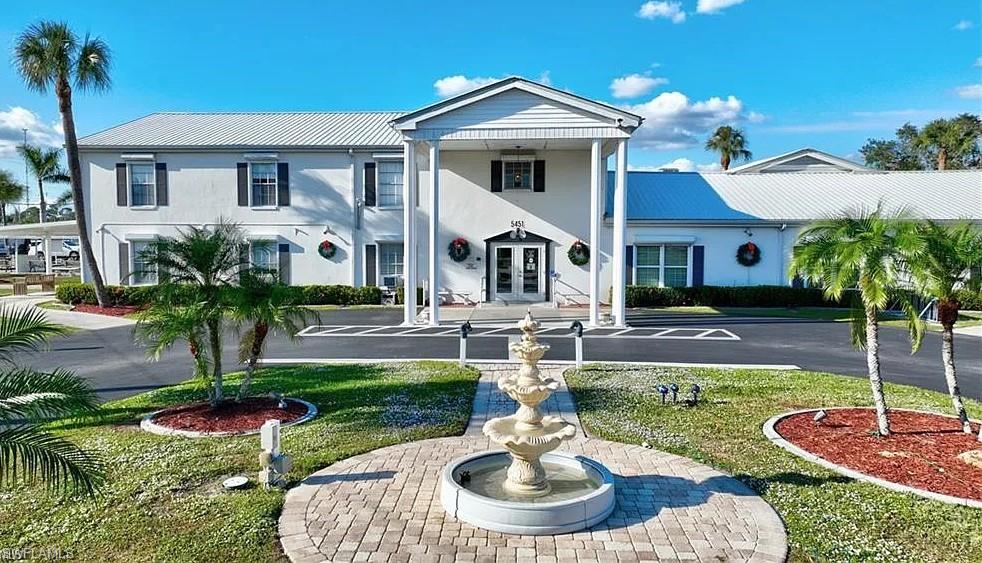 CARRIAGE VILLAGE - Land