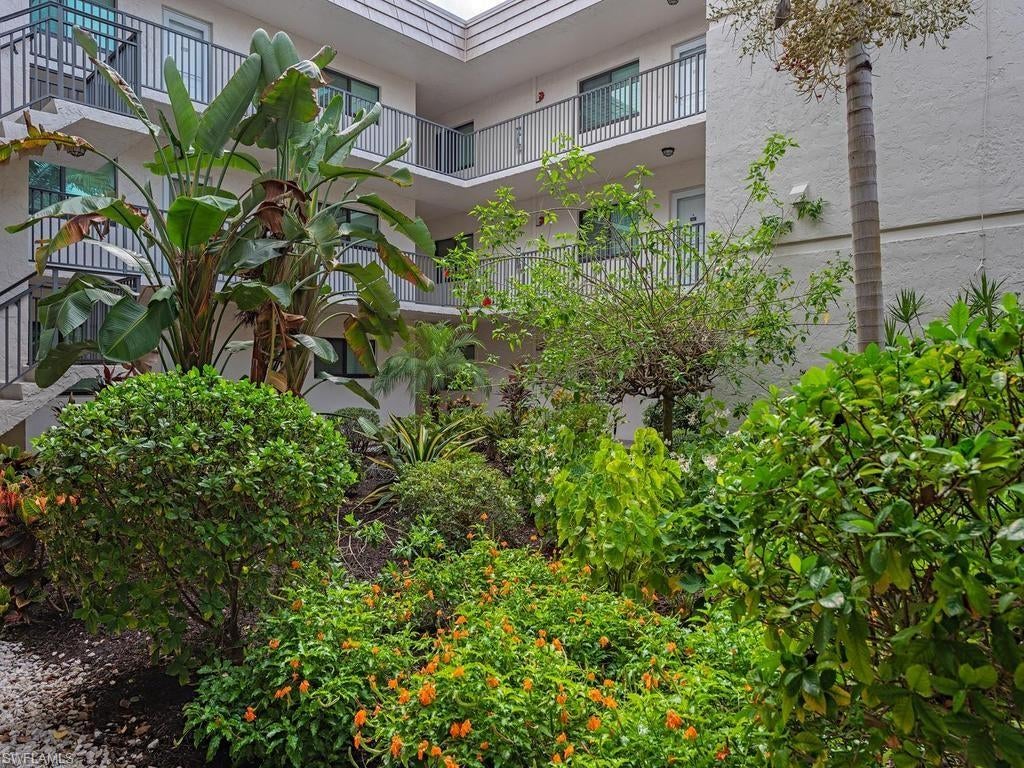 788 Park Shore DR B25