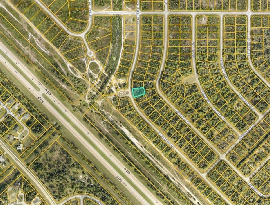 This is a Spacious Vacant Lot in Sarasota County.   It is Zone for a Single Family Home in a Residential Community.   Be one of the first to build with close access to I-75, and a short drive to the Beaches of SW Florida.   Nestled in a Quiet, Up and Coming area, this parcel has a blend of Privacy and Accessibility.  
Build your Future or Retirement Home, Raise a family, or hold for Investment.