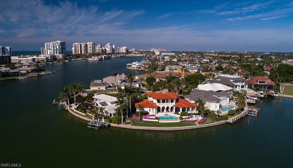 MOORINGS - Residential