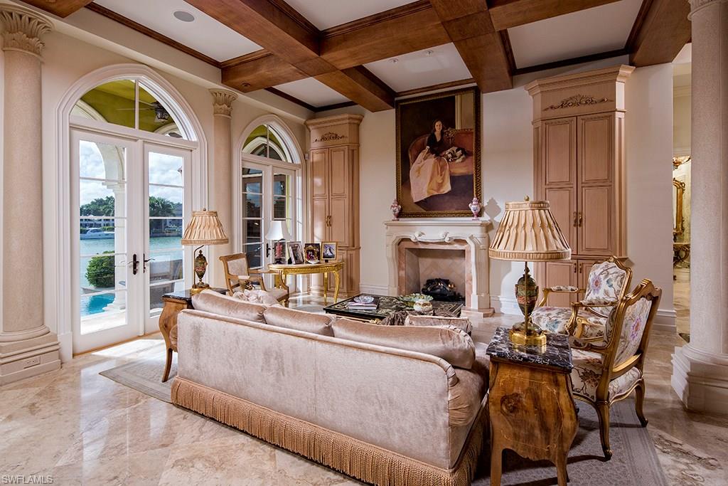 MOORINGS - Residential