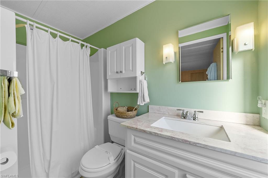 SIX LAKES COUNTRY CLUB - Residential