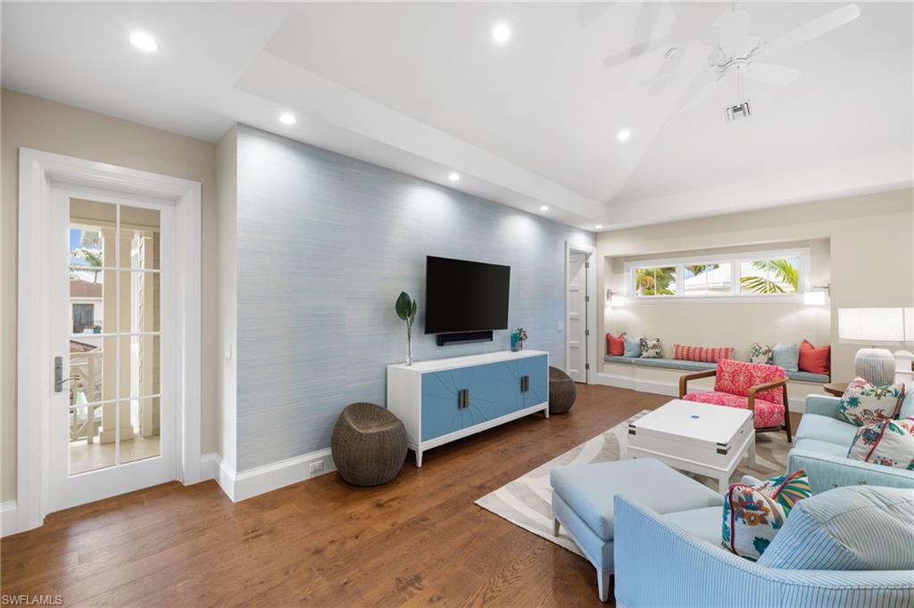 OLDE NAPLES - Residential