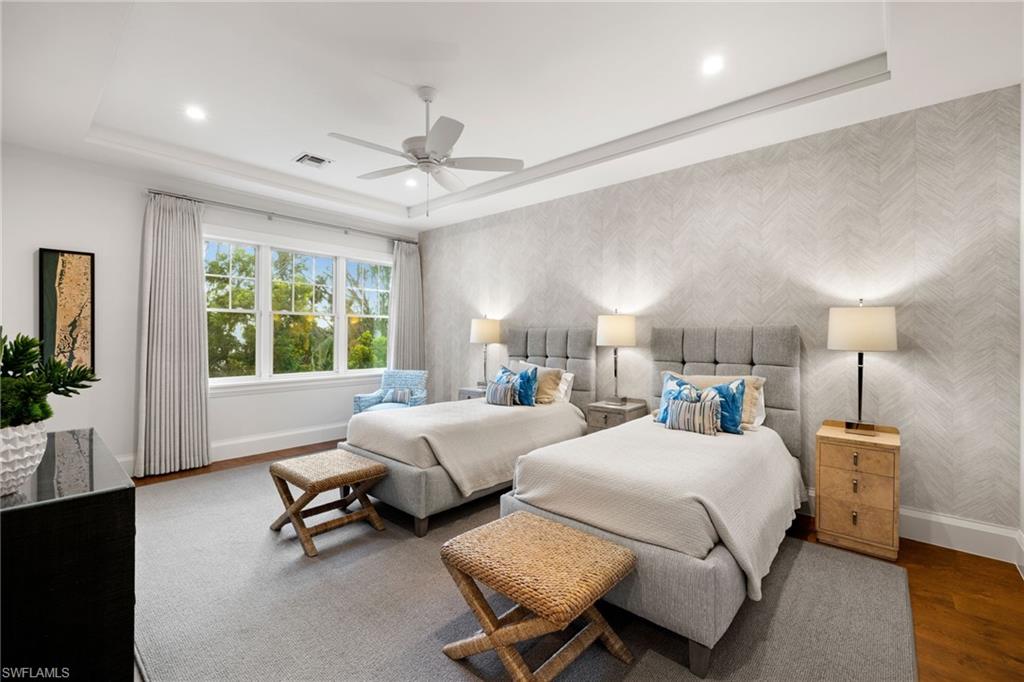 OLDE NAPLES - Residential