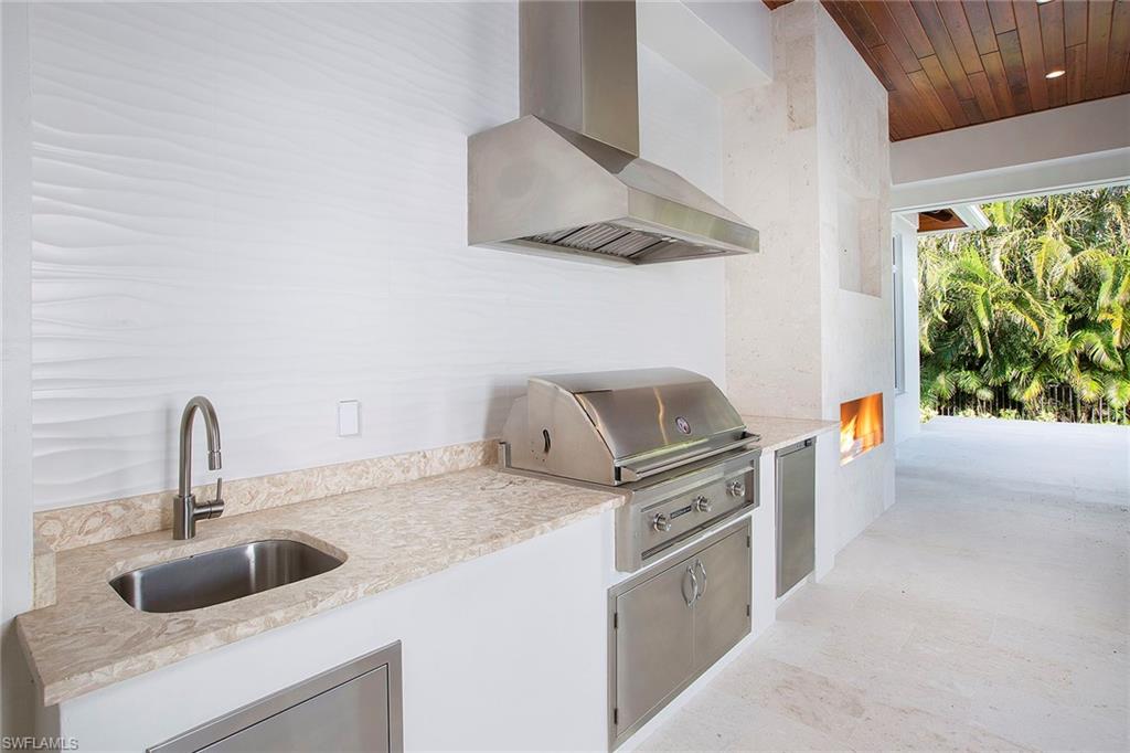 MOORINGS - Residential