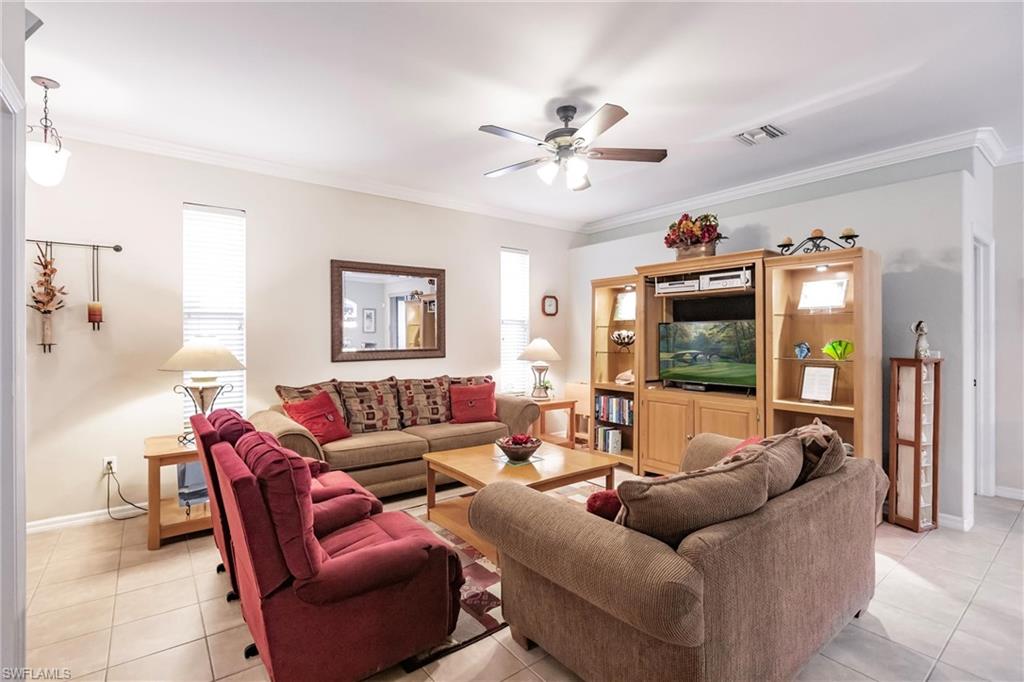 8236 Woodridge Pointe DR
