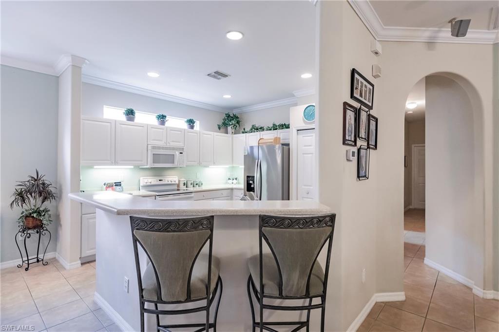 8236 Woodridge Pointe DR