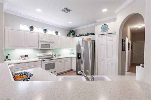 8236 Woodridge Pointe DR FORT MYERS FL 33912