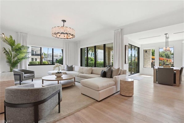 1130 3RD AVE S UNIT 109, NAPLES, FL 34102 - Image 5df1a58b6a68f2ce61944dbf3093d0f2/413443382