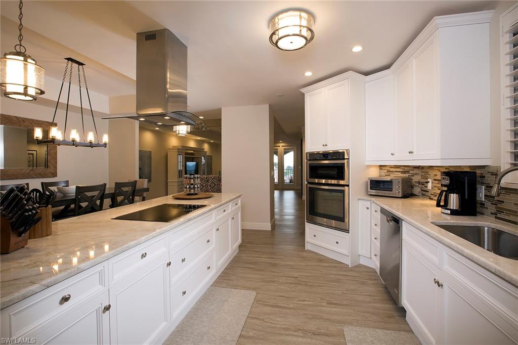 ROYAL MARCO POINT - Residential