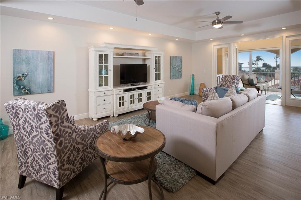 ROYAL MARCO POINT - Residential