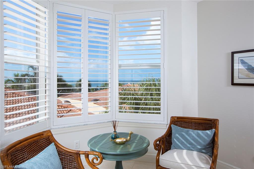 ROYAL MARCO POINT - Residential