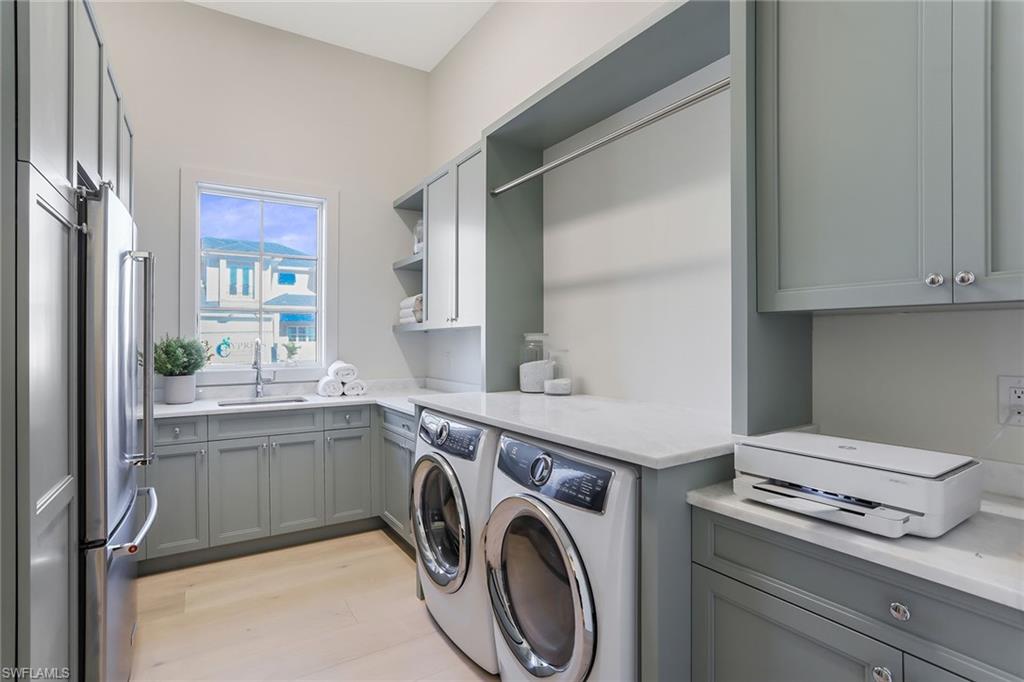 MARCO BEACH - Residential