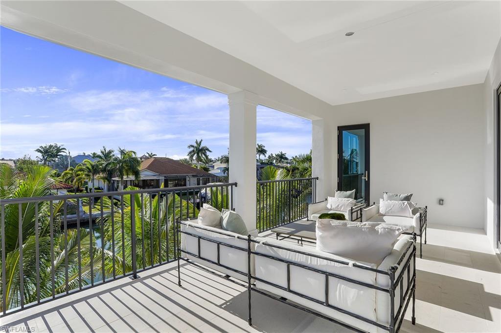 MARCO BEACH - Residential