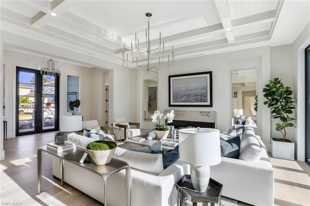 MARCO BEACH - Residential