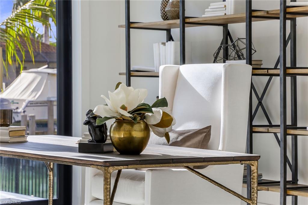 MARCO BEACH - Residential