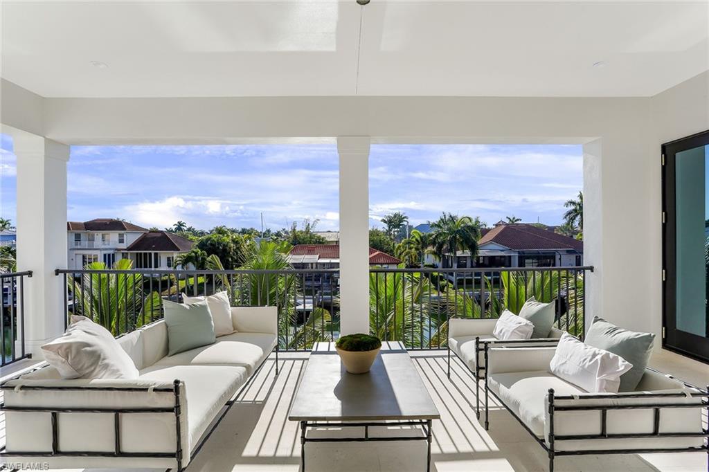 MARCO BEACH - Residential