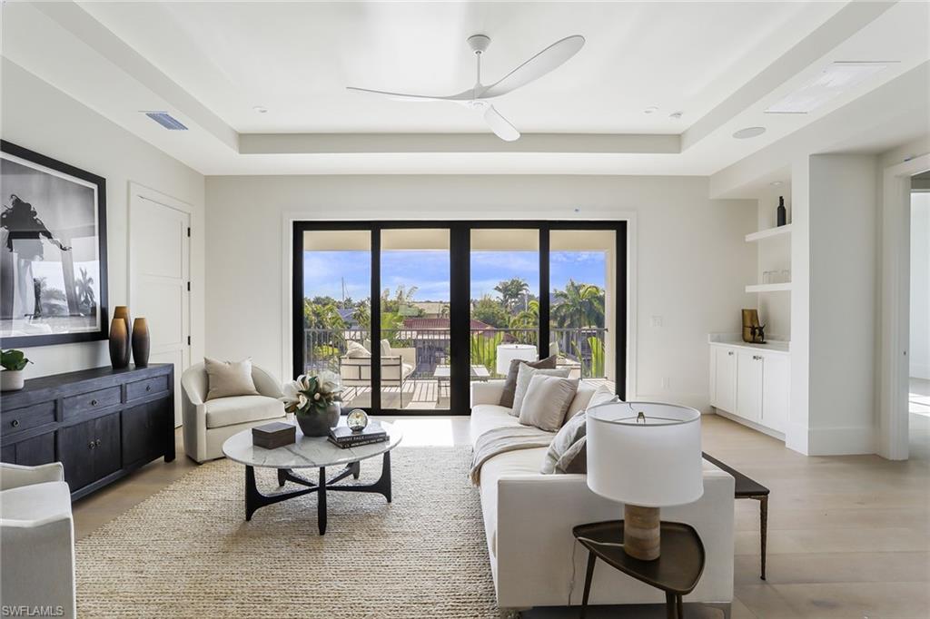 MARCO BEACH - Residential