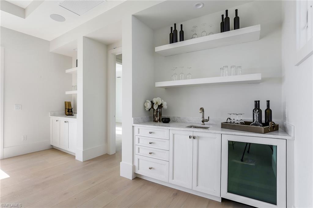 MARCO BEACH - Residential