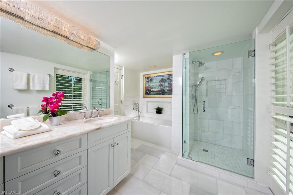 LAURENTIANS - Residential