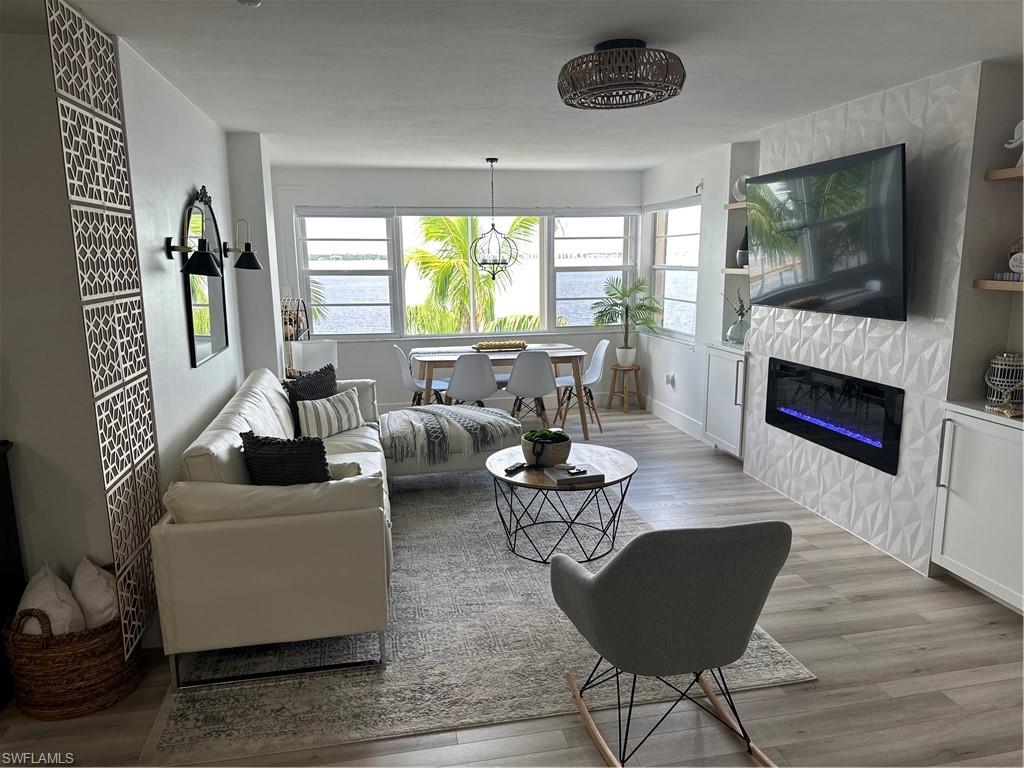 RIVERSIDE CLUB - Residential Lease