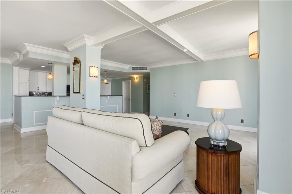 4001 Gulf Shore BLVD N 8