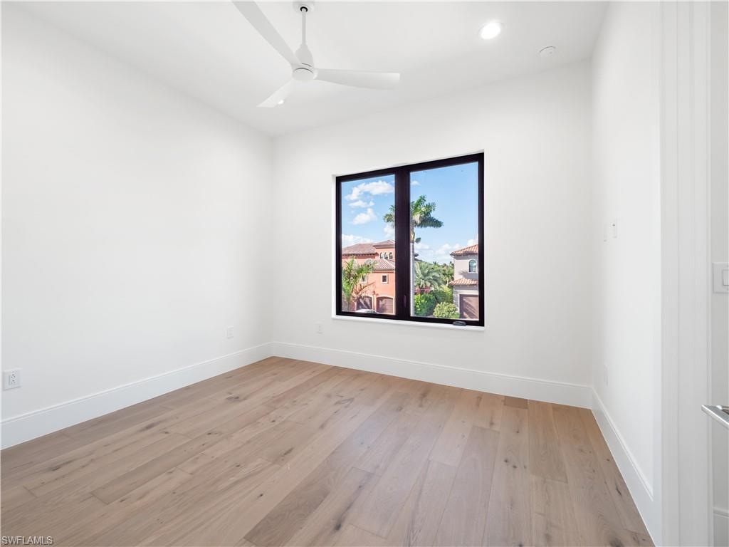 TOWN AND RIVER - Residential