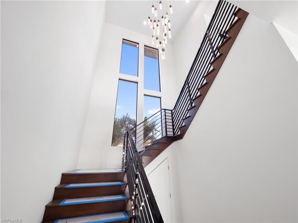 TOWN AND RIVER - Residential