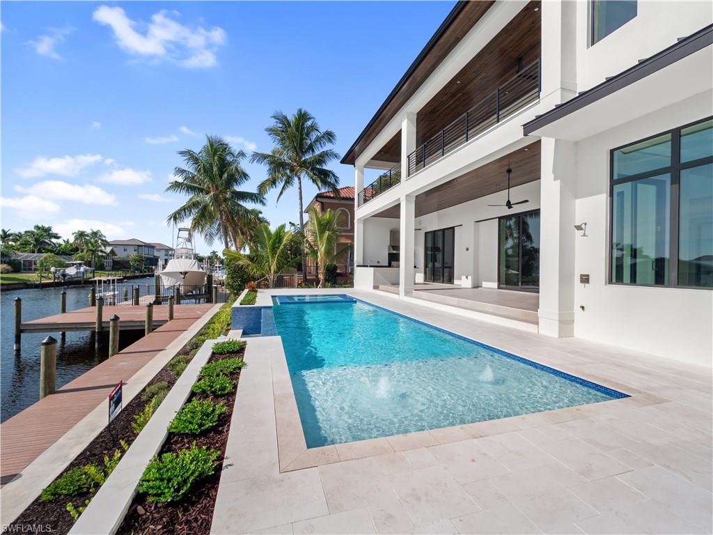 TOWN AND RIVER - Residential