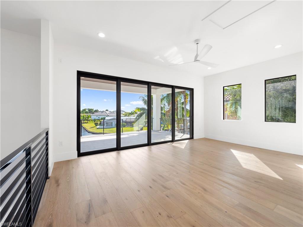 TOWN AND RIVER - Residential