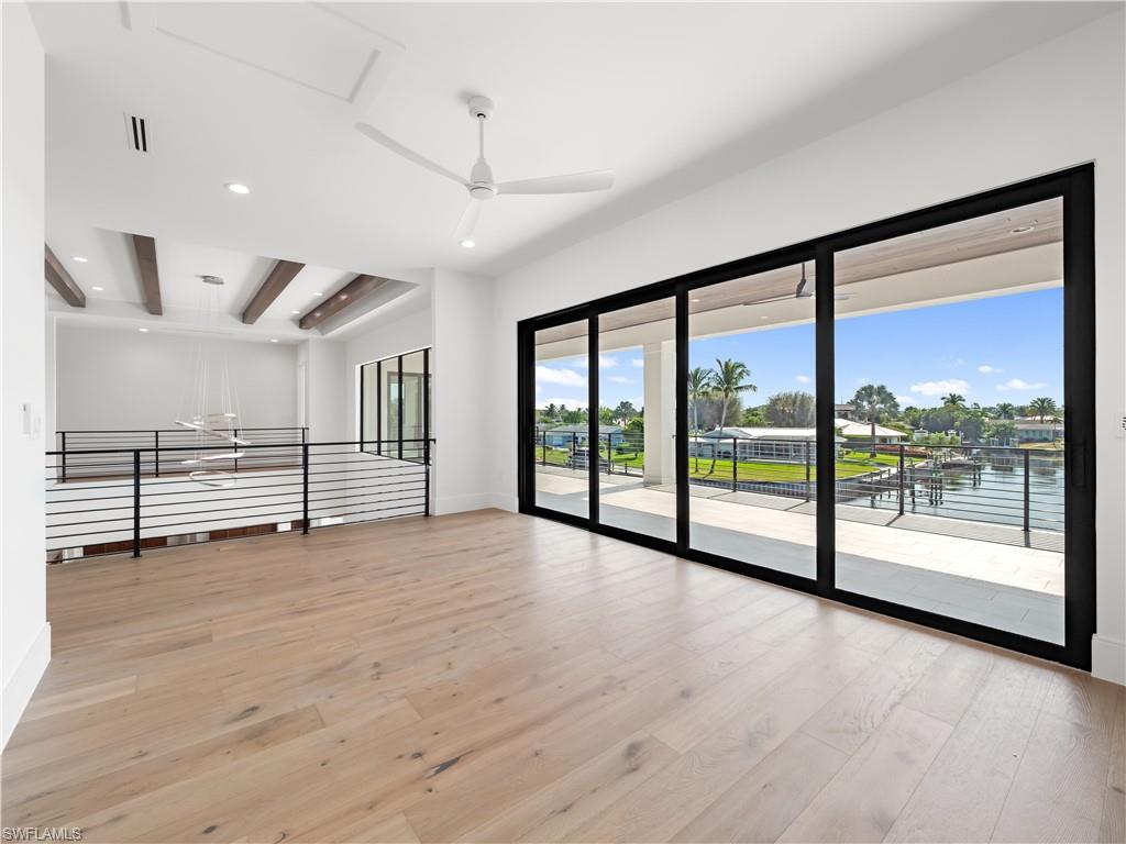 TOWN AND RIVER - Residential